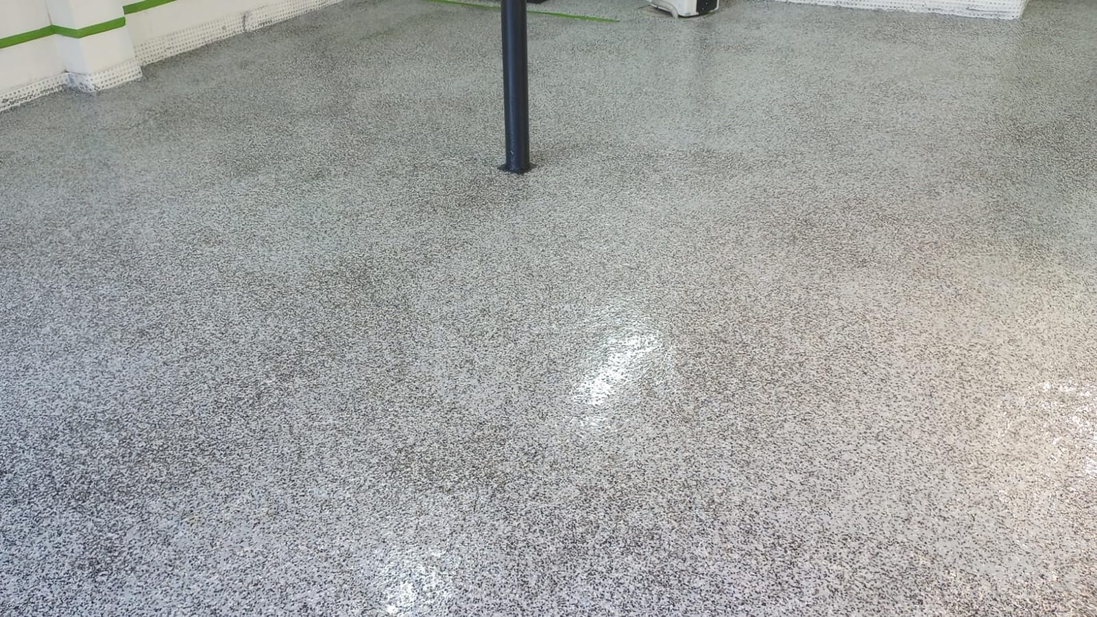 Everflow by MPC Epoxy Resin Floor Kit, White, 3 Gal customer photo 2