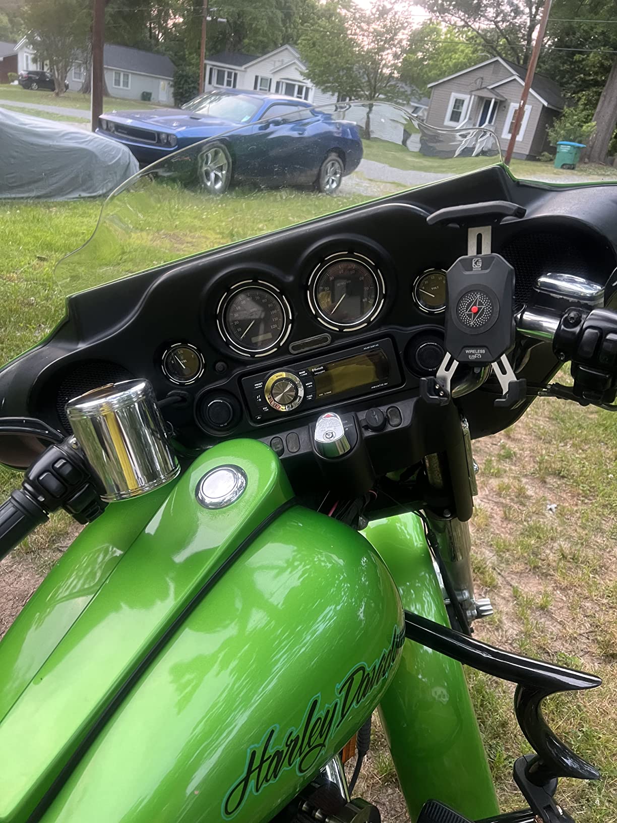 KEWIG Motorcycle Phone Mount Qi 15W Wireless & USB C 20W Fast Charging Port customer photo 1