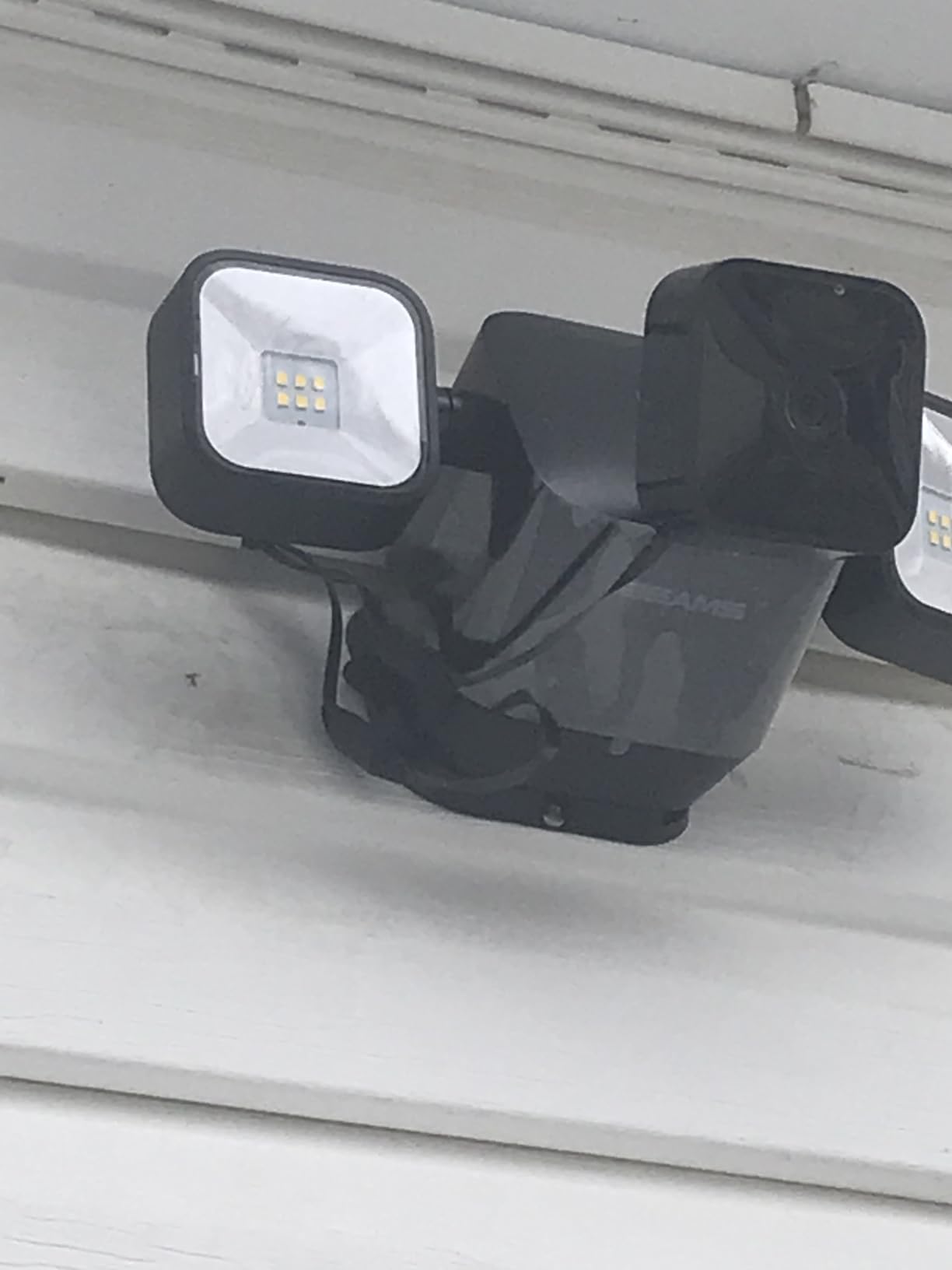 Floodlight Mount Accessory for Blink Outdoor Camera (3rd Gen) with 2-year battery life (Black) customer photo 2