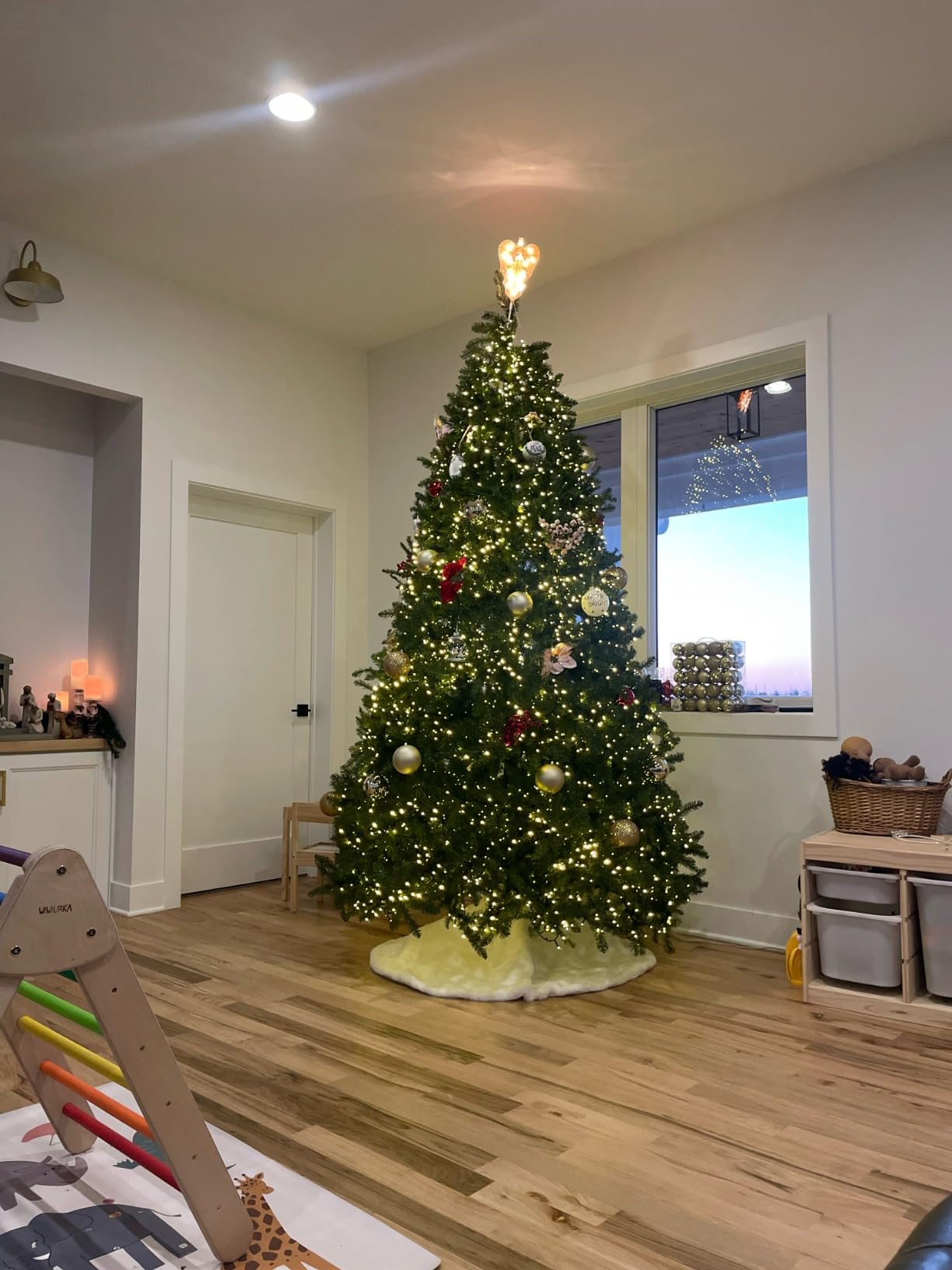 Dazzle Bright 300 LED Lights customer photo 1