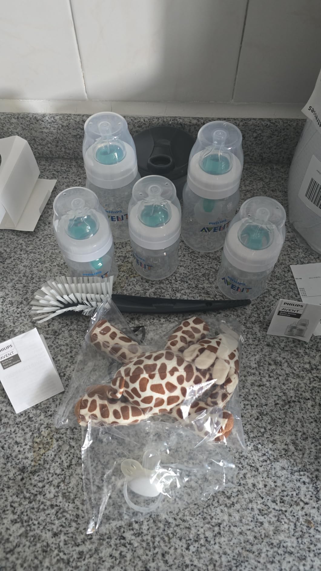 Philips Avent Anti-Colic Baby Bottle with AirFree Vent Newborn Gift Set customer photo 1