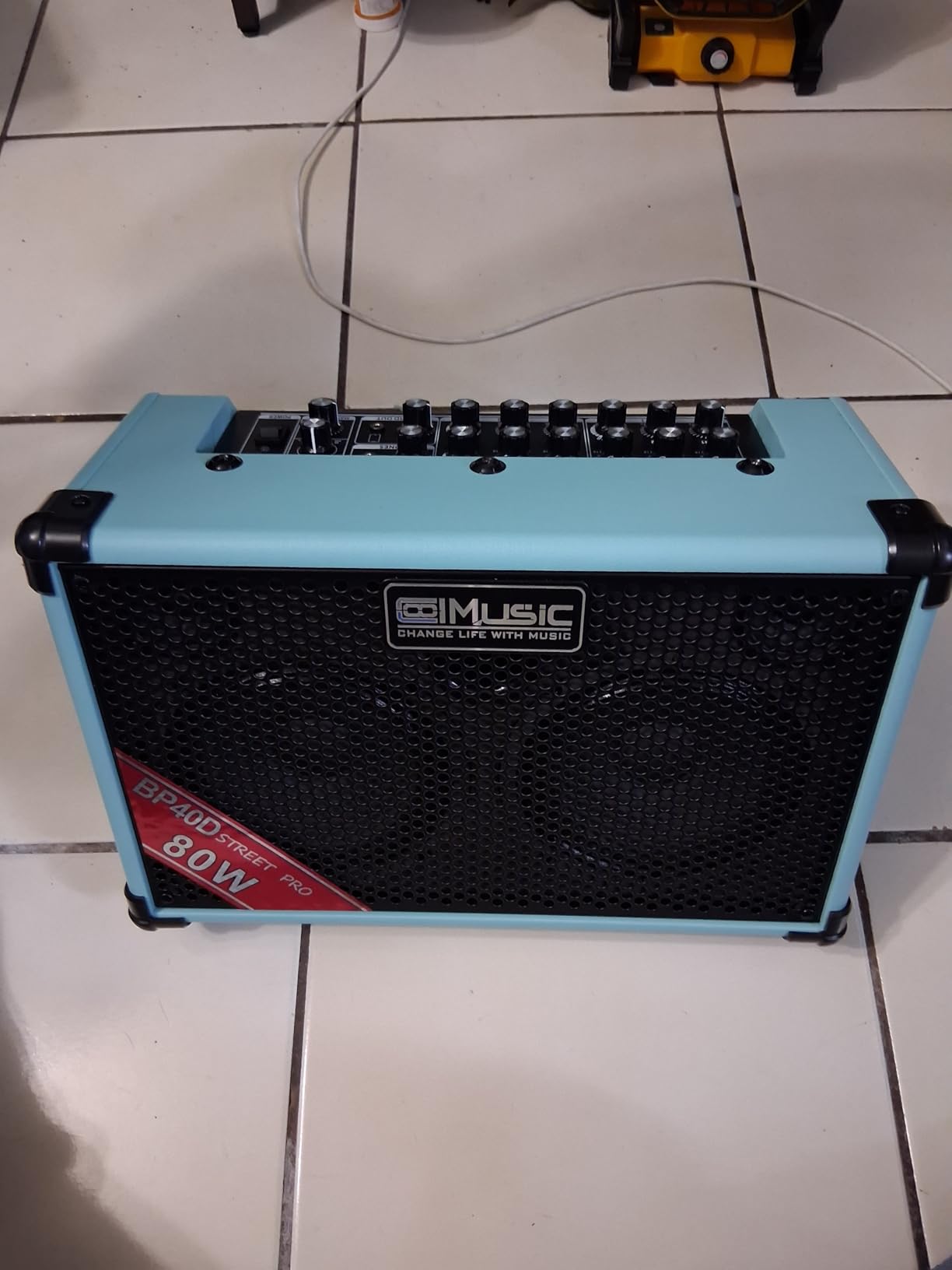 Coolmusic BP40D Powered Acoustic Guitar Amplifier- Portable Bluetooth Speaker 80W W/Battery with Reverb Chorus Delay Effect, 6 Inputs,3 Band EQ, Black customer photo 2