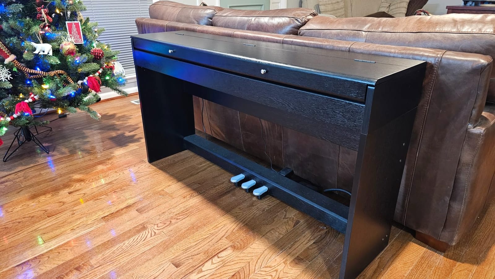 AODSK 88-Key Weighted Hammer Action Digital Piano with Speakers,Furniture Stand and Triple Pedals,Beginner's Course - B-85 customer photo 2