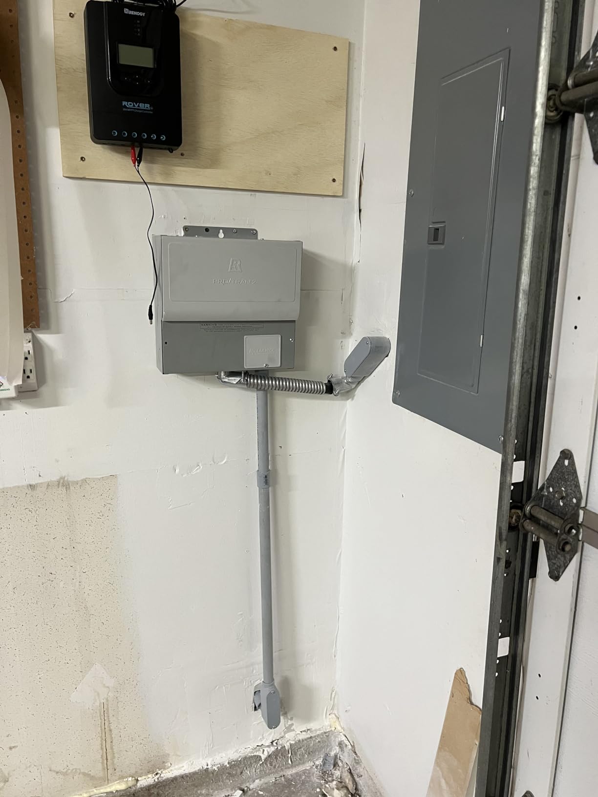 Reliance 510D 120/240-Volt 50-Amp 10-Circuit Pro/Tran Indoor Transfer Switch customer photo 2