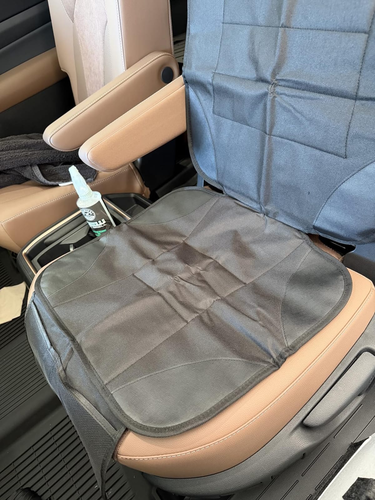Siivton Car Seat Protector for Child Car Seat,Waterproof Car Seat Cover for Leather and Fabric Seats, 2 Mesh Pockets, Non-Slip Bottom,Thick Padding Cushion customer photo 1