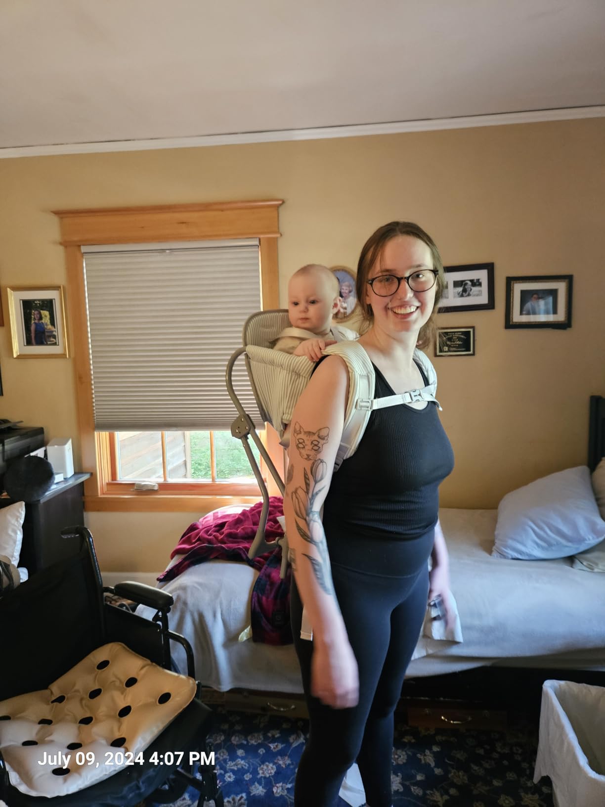 Lightweight Backpack Carrier | Premium Features, Ergonomic Aluminum Frame & Kickstand. (Everyday Comfort. Easy to Use. Designed for Babies, Toddlers & Kids 16-40lbs), Pebble customer photo 2