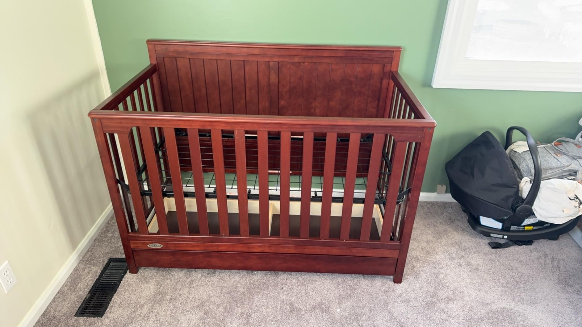 Graco Hadley 5-in-1 Convertible Crib with Drawer, Black customer photo 1