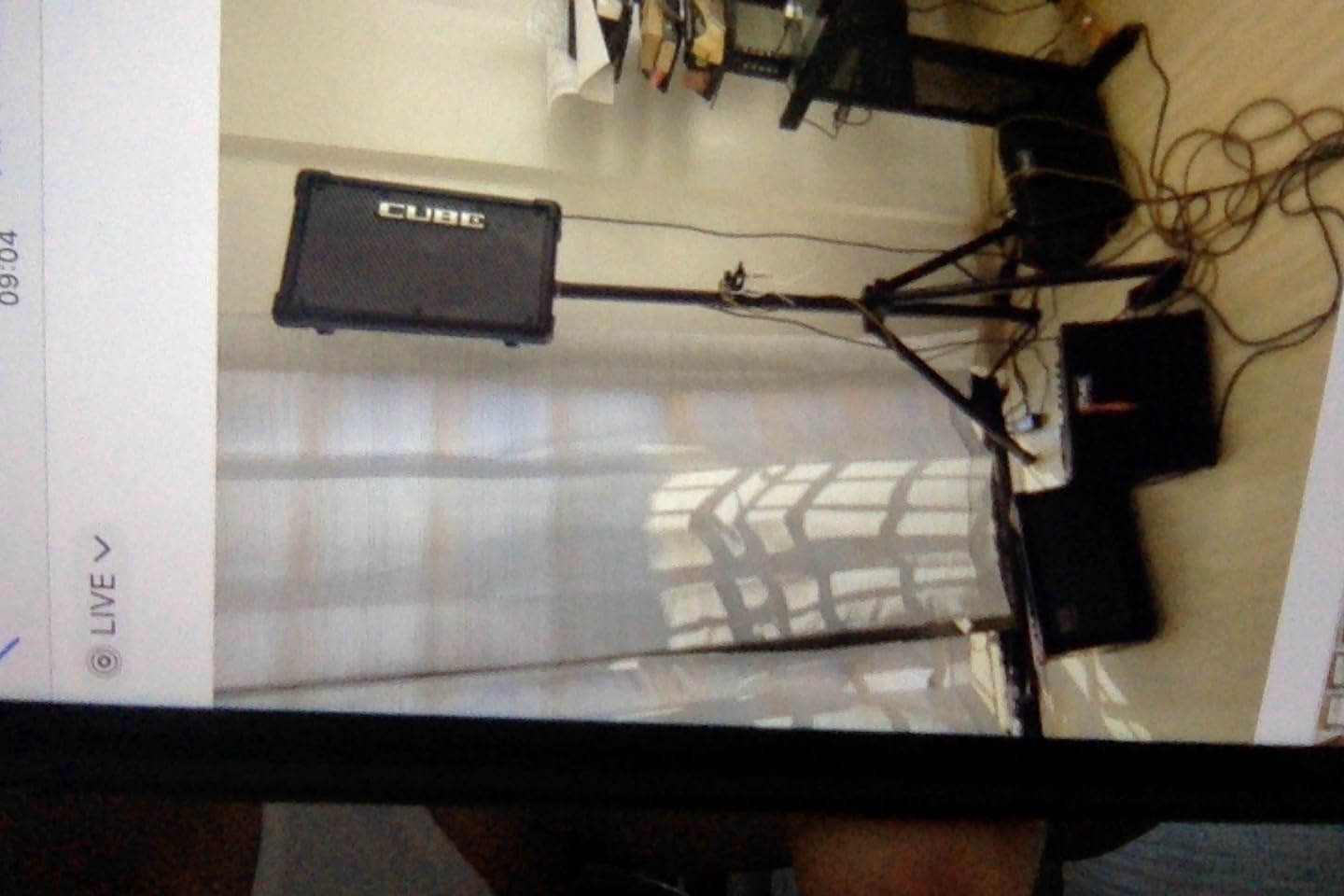 Coolmusic Portable Acoustic Guitar Amplifier, for Performers On The Go, Built-in Bluetooth (40W Battery-Powered) customer photo 2