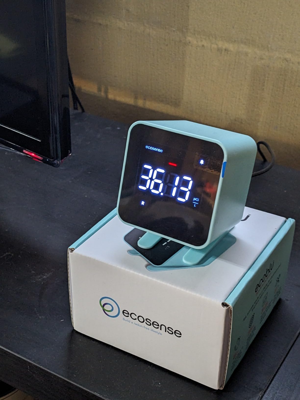 Ecosense Digital Radon Detector for Home, Plug-in, Display, EB100 customer photo 2