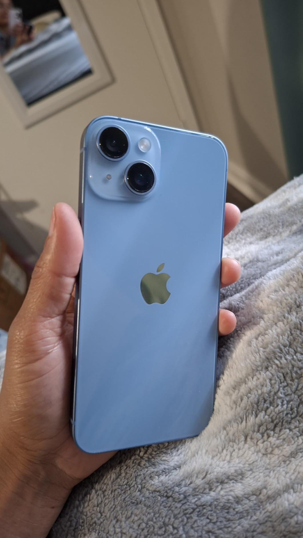 Apple iPhone 14 customer photo 2