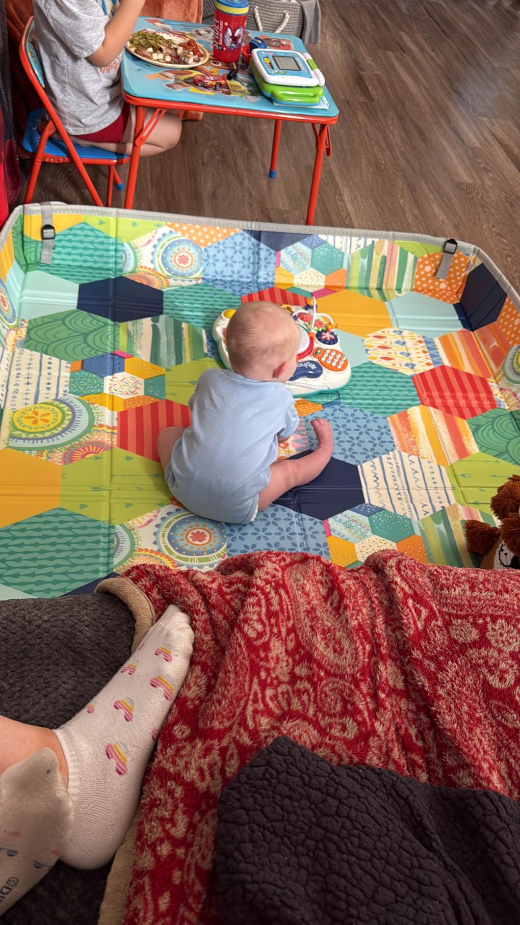 Infantino Foldable Foam Play Mat Reversible 57x57 in, Multicolor customer photo 2