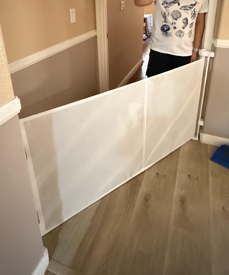 Miumoon 120 inch Reinforced Retractable Baby Gates 34 inch Tall customer photo 2