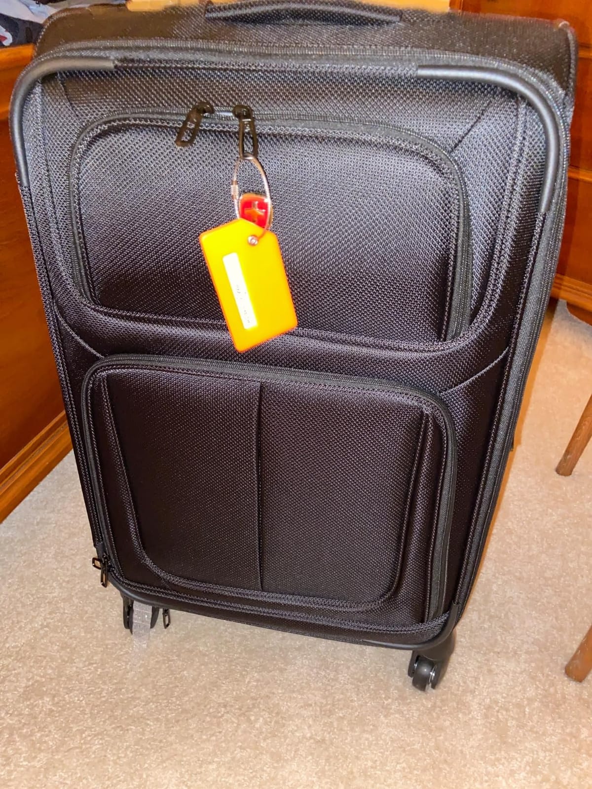 SwissGear Sion Softside Expandable Spinner Luggage Durable Lightweight Travel Suitcase, Merlot, Checked-Medium customer photo 2