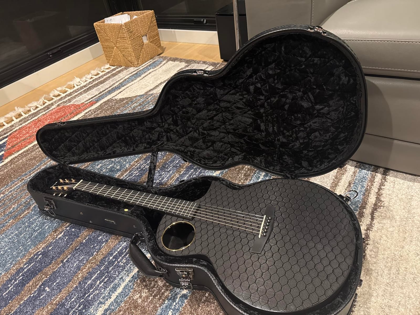 Enya X4 PRO MINI Carbon Fiber 36-Inch 3/4-Size Acoustic-Electric Guitar customer photo 2