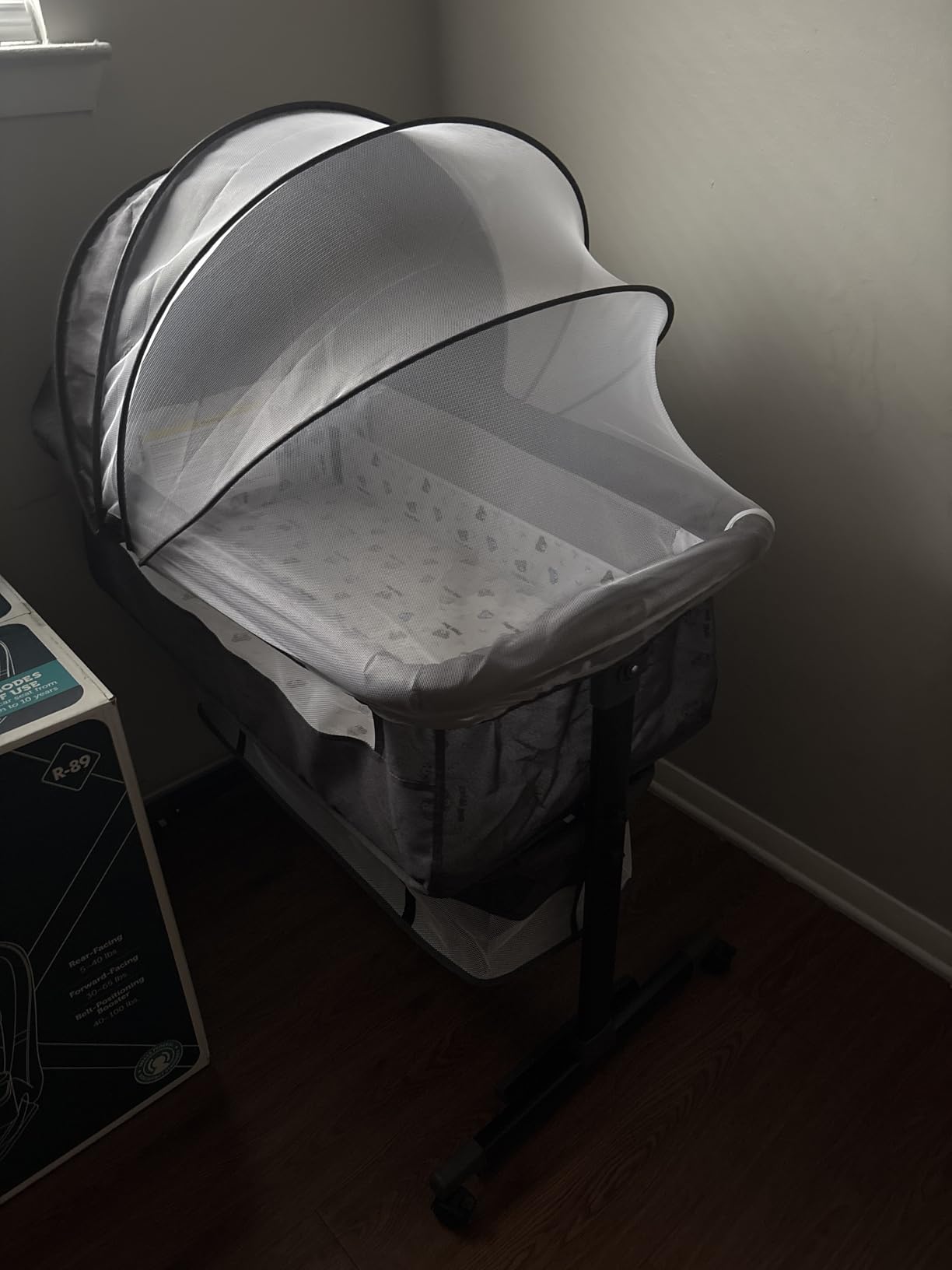 YADAQE Baby Cradle, Freestanding Bedside Bassinet, 3-in-1 Convertible Bassinet with 360° Swivel Wheels, 2026 New Model Adjustable, Easy-Fold Portable Neutral Baby Newborn Bassinet (Dark Gray) customer photo 1