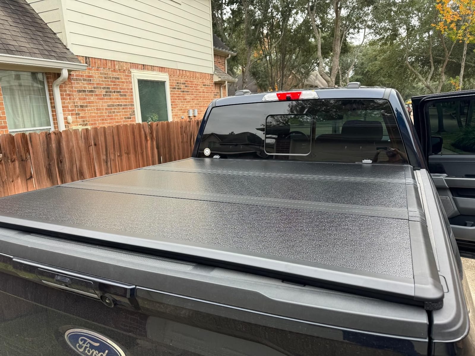 Hard Tri-Fold F150 Tonneau Cover for 2015–2026 Ford F-150 5.5ft Bed customer photo 1