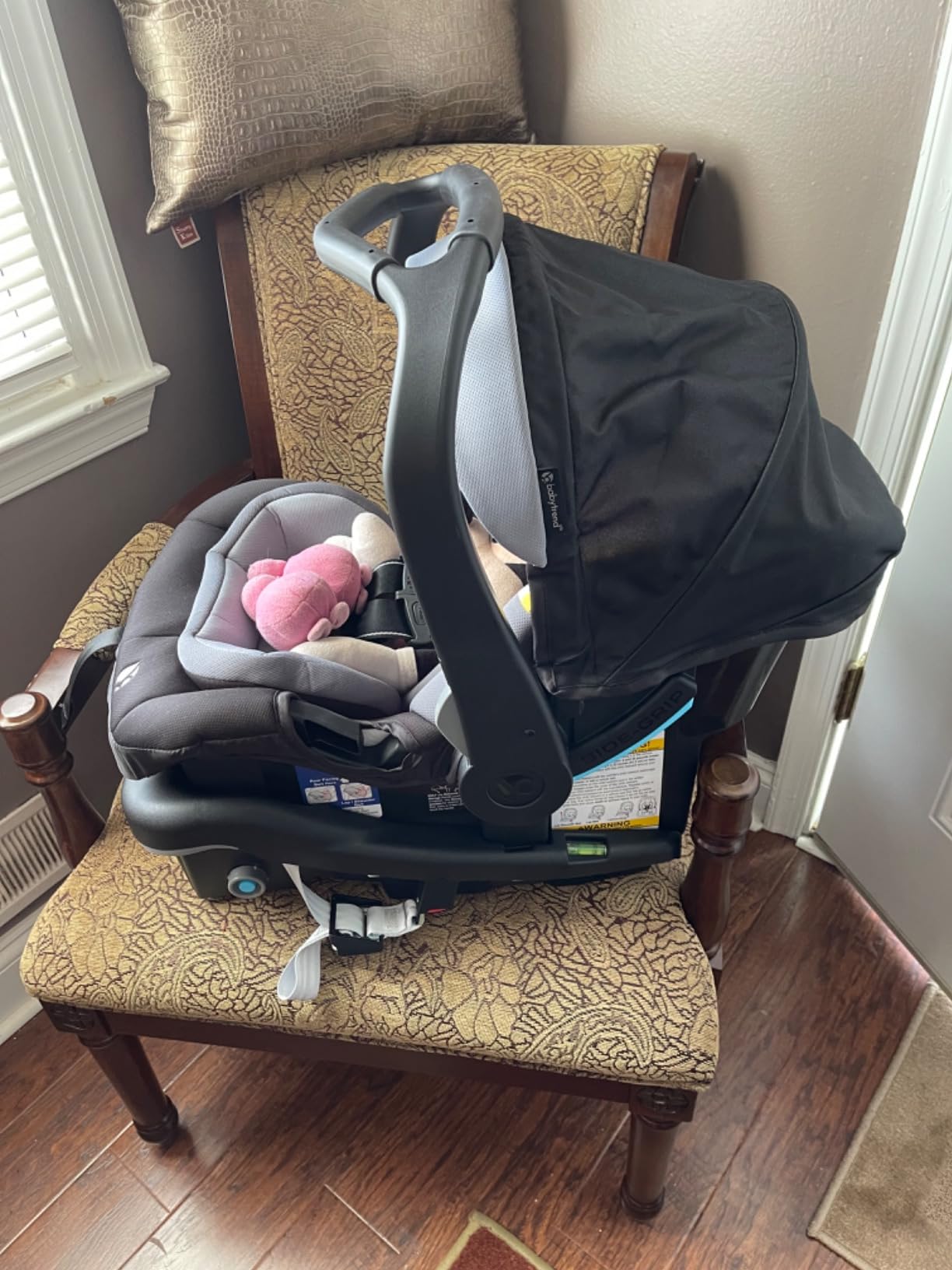 Baby Trend Secure-Lift Infant Car Seat, Dash Black – Compact Lightweight Carrier, Infant Comfort Cushioning, Adjustable Harness Fit customer photo 2