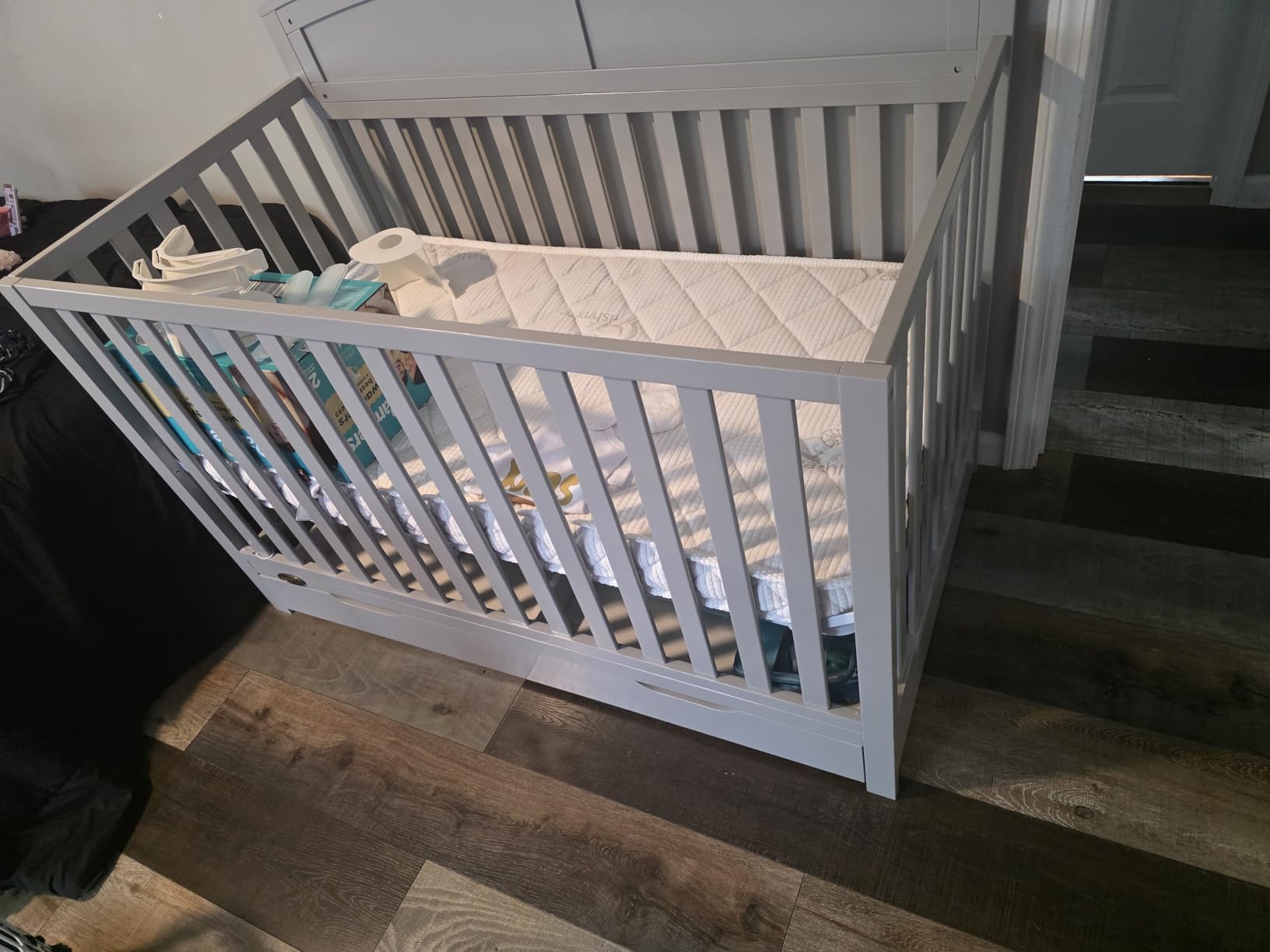 Dream On Me Storybrooke Convertible Baby Crib with Storage Drawer, Pebble G customer photo 2