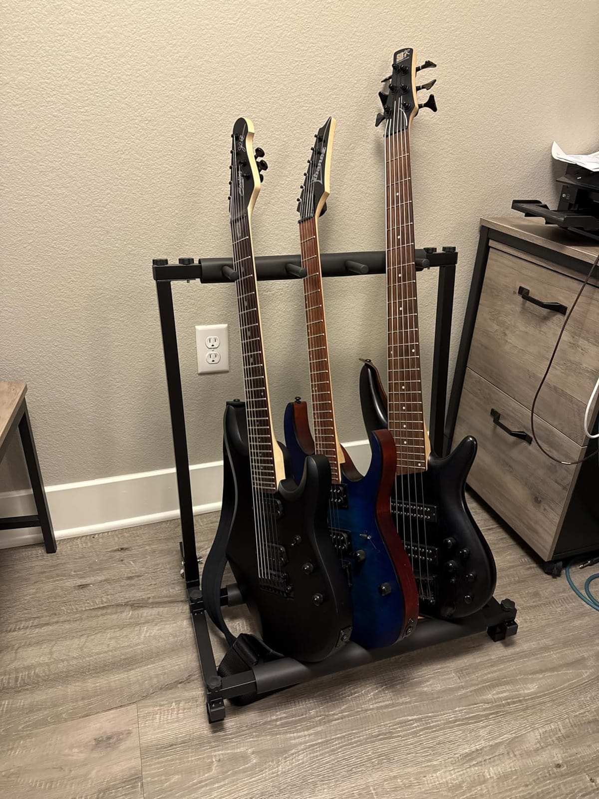 AODSK 5 Multi Guitar Stand Rack with Folding Design,Multiple Guitars Stand,Portable Black Guitar Holder,Black Guitar Display Holder for Guitar & Bass,Studio & Home (Square-5 Holder) customer photo 1
