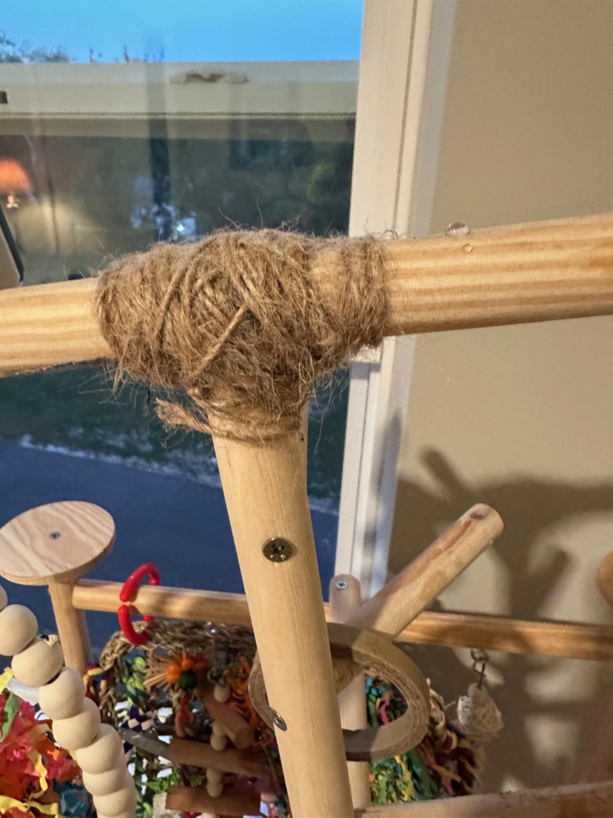 LIMIO Bird Playground - Natural Wood Parrot Playstand with Perches, Bird Play Gym & Accessories, Removable Tray & 4 Stainless Steel Cups customer photo 2