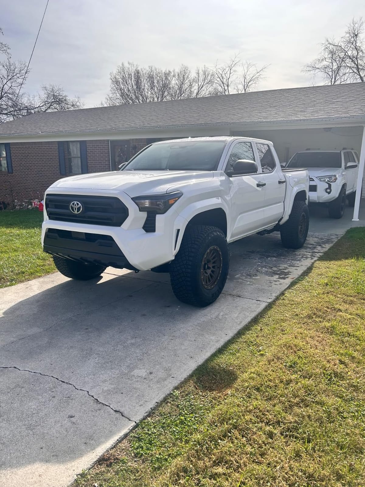RockTrix RT113 17 Inch Wheel 17x9 6x139.7 6x5.5, 12mm Offset, 106.1mm Bore customer photo 1