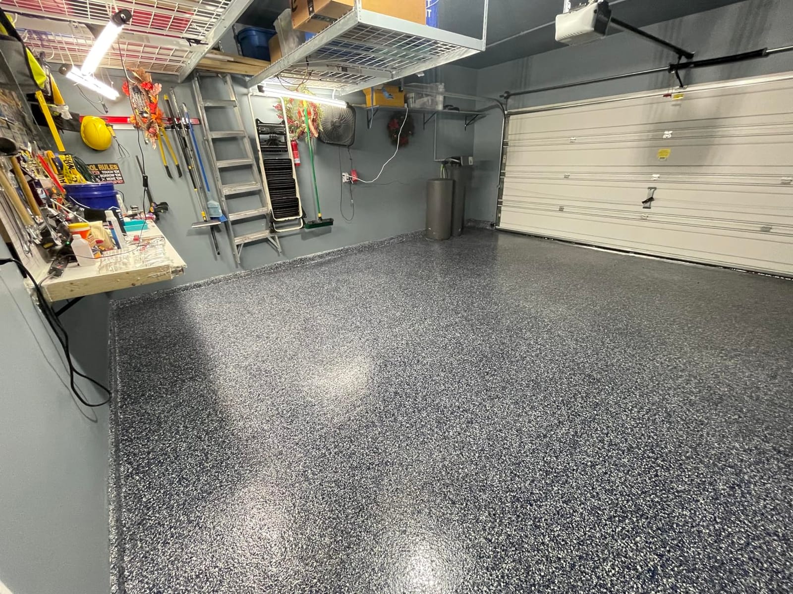 Clear Floor Epoxy Resin for Garages, Basements, Warehouses, Retail Stores and More | Highly Durable | Resistant to Scratches, Spills, and Stains | 1.5 Gallon Kit | 5.7 L customer photo 1