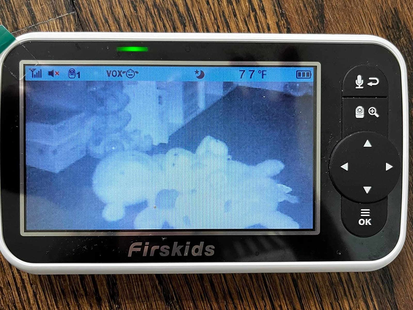 Baby Monitor - 1000ft Long Range Baby Monitor with Camera and Audio No WiFi, Built in 3500mAh Battery,Auto Night Vision, Temperature, 2-Way Talk, 8 Lullabies, 4.3'' Screen customer photo 2