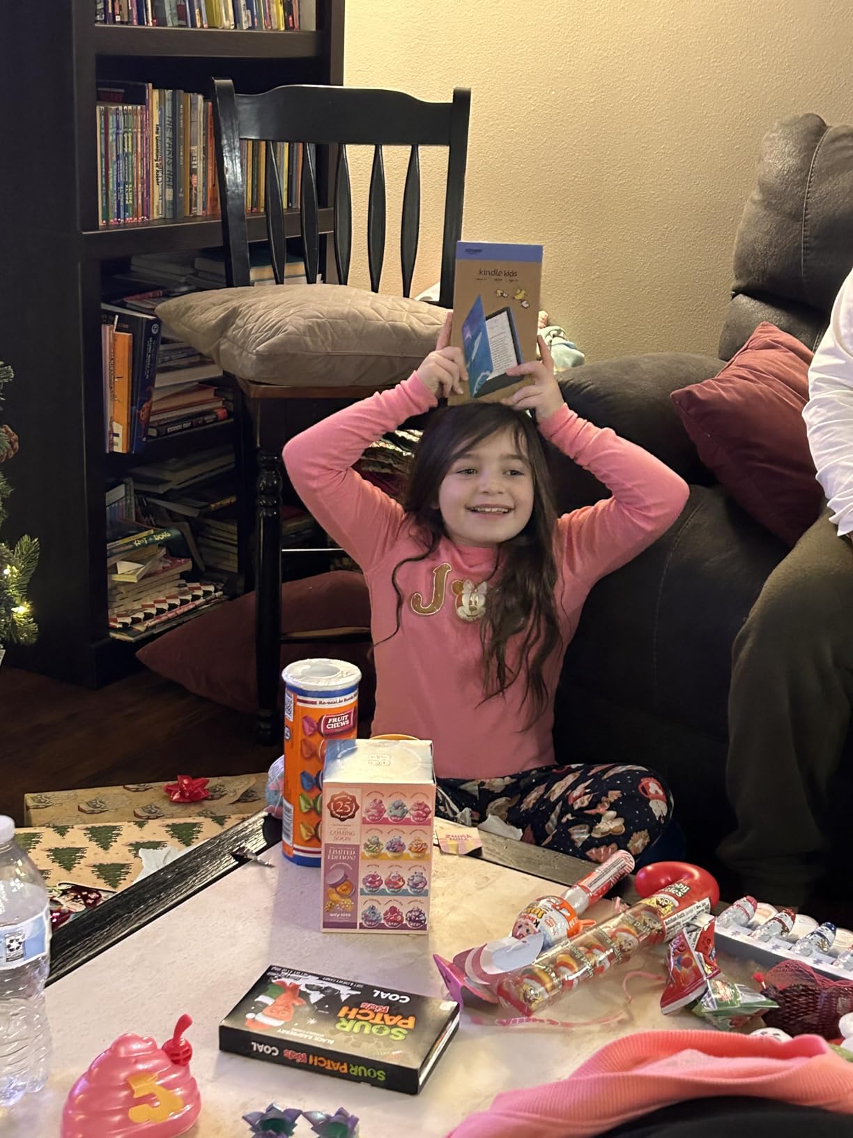 Amazon Kindle Kids 16GB (2024 model) - If it breaks, we will replace it, includes ad-free books and cover, with glare-free display, fast page turns - Unicorn Valley customer photo 2