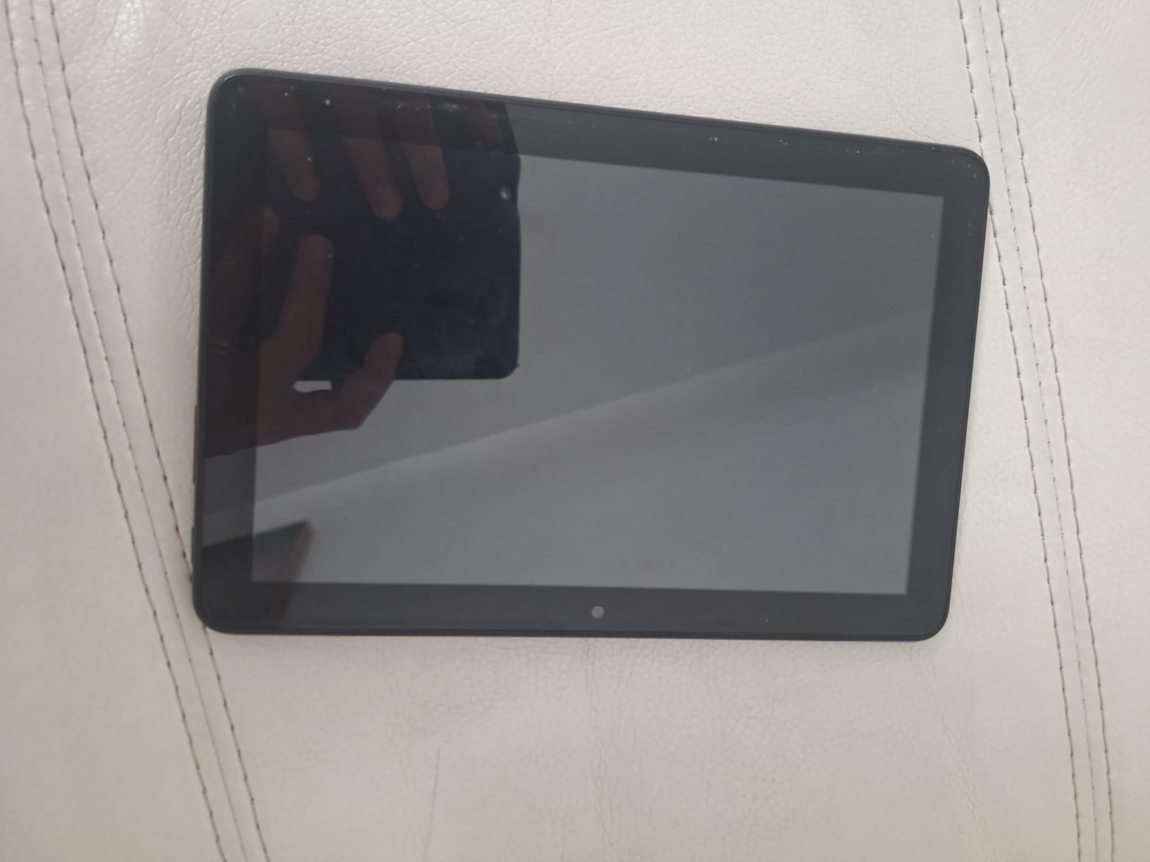 Like-New Amazon Fire HD 8 tablet (newest model), 8” HD Display, 3GB memory, 32GB, designed for portable entertainment, Black customer photo 2