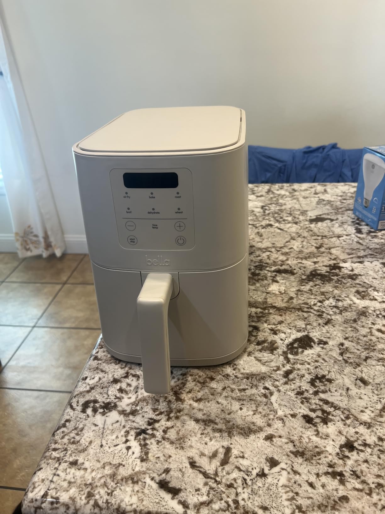 bella Fits-anywhere™ Slim 4qt Air Fryer, Non-Toxic Coating, Oatmilk customer photo 1