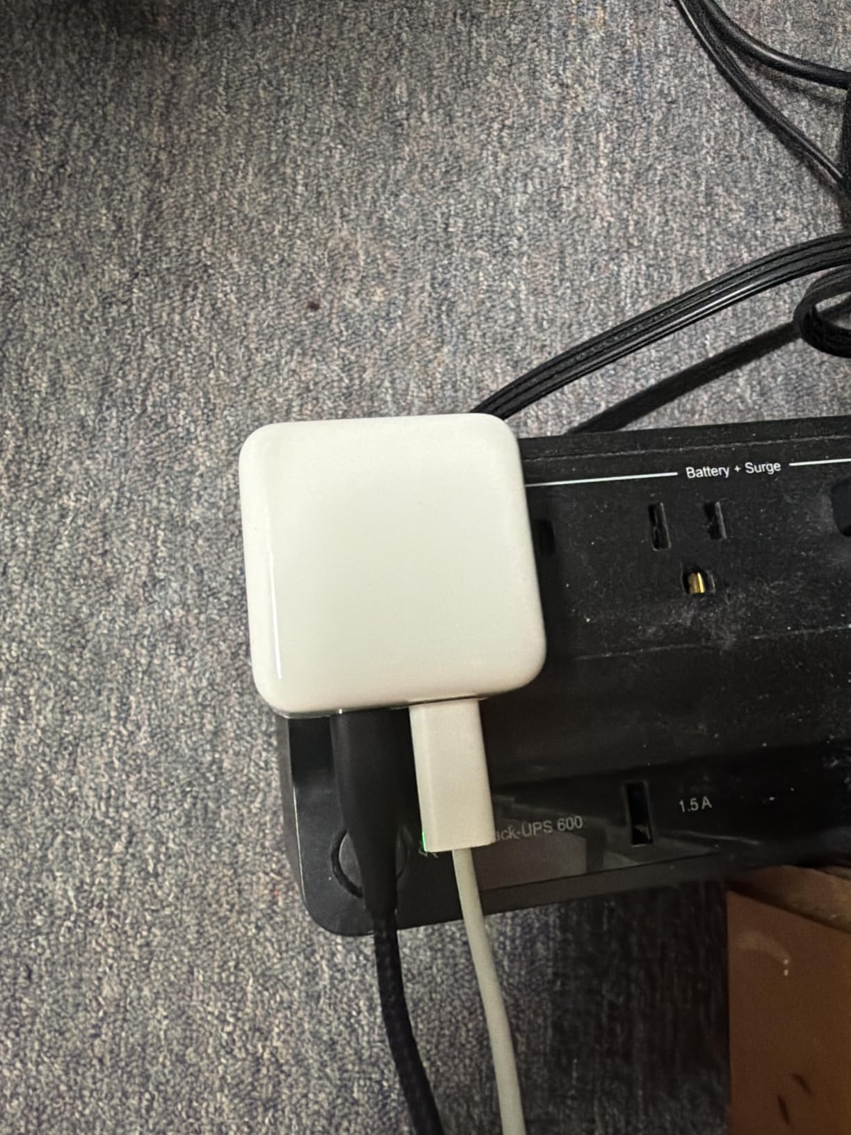 Apple 35W Dual USB-C Port Compact Power Adapter customer photo 2