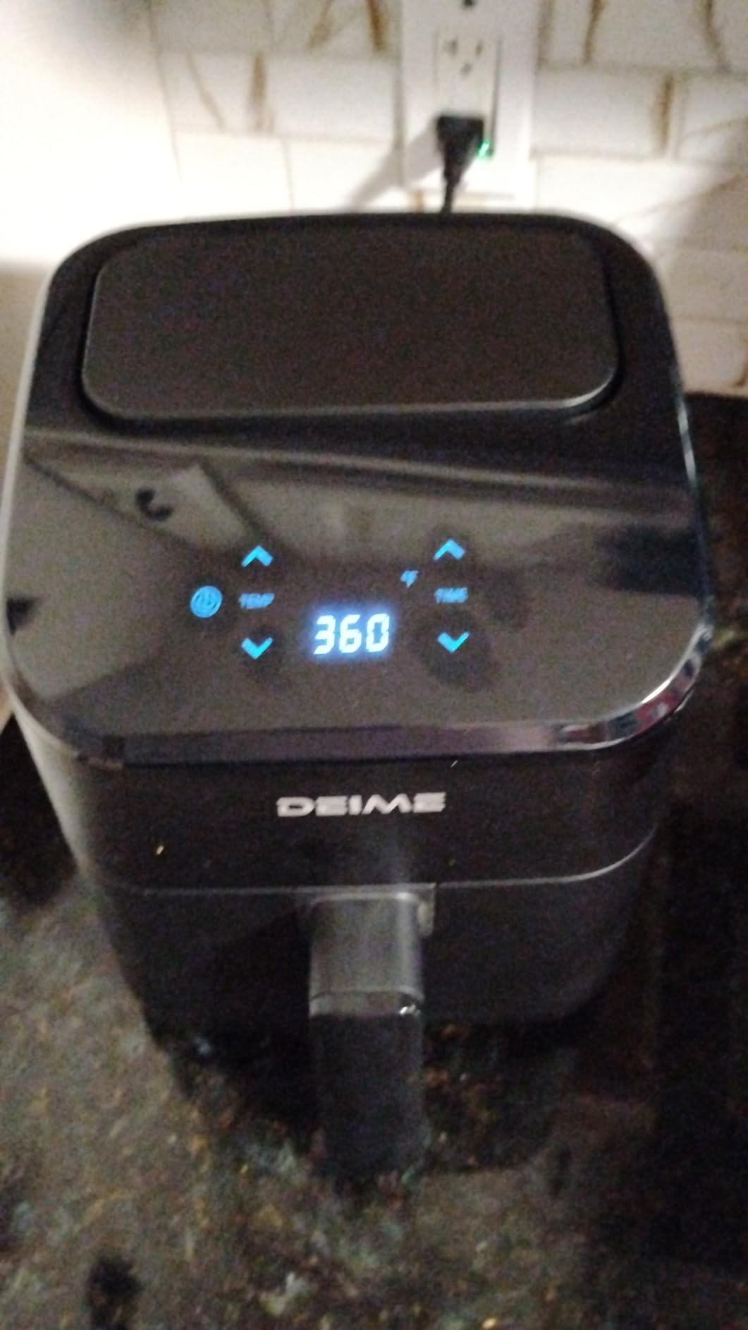 DEIME Air Fryer, Small Digital 3 Qt Airfryer Space Saving Compact, Bake, Reheat, Roasts for Quick Easy Meals, Mini Compact & Quiet, Nonstick & Dishwasher Safe Basket (Black) customer photo 2