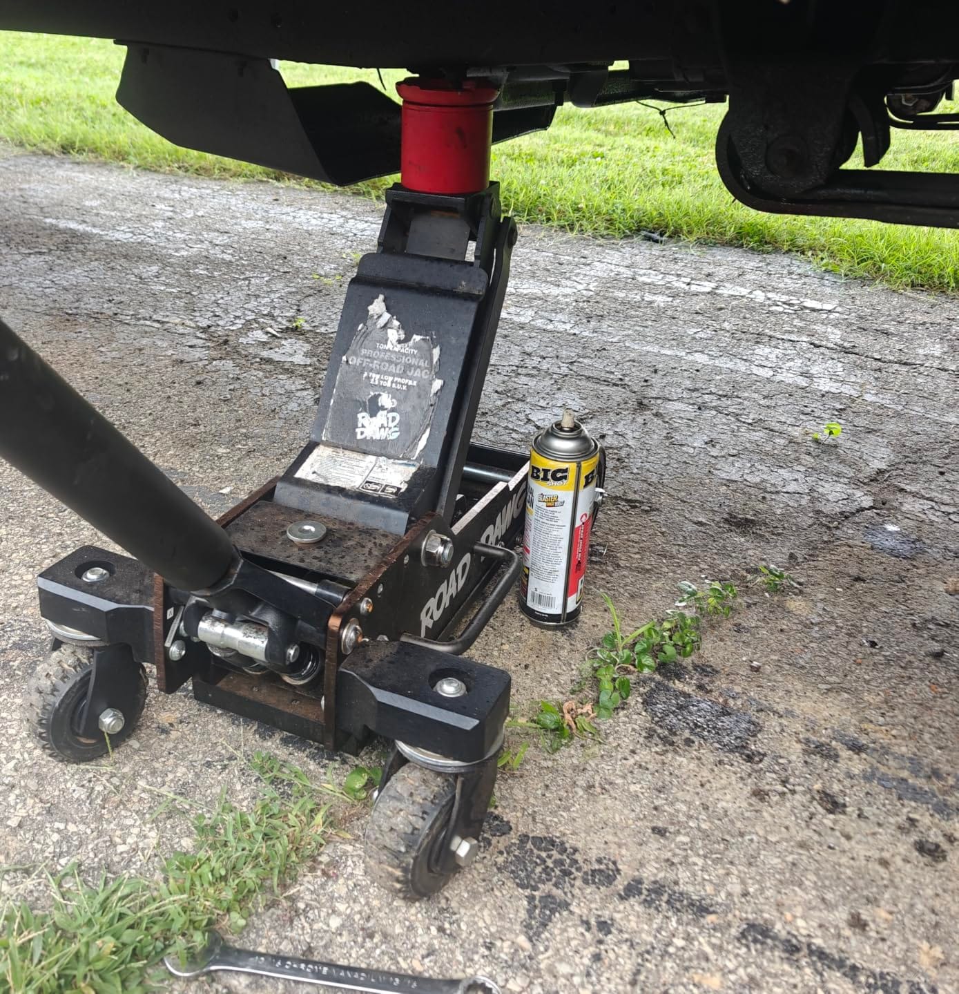 ROAD DAWG 3 Ton Big Wheel Off-Road Jack, Professional Aluminum and Steel Racing Floor Jack with Dual Pistons Quick Lift Pump, Lift for Trucks, SUVs, ATVs Off road Vehicles,6000lb Capacity, AT830006XDL customer photo 2