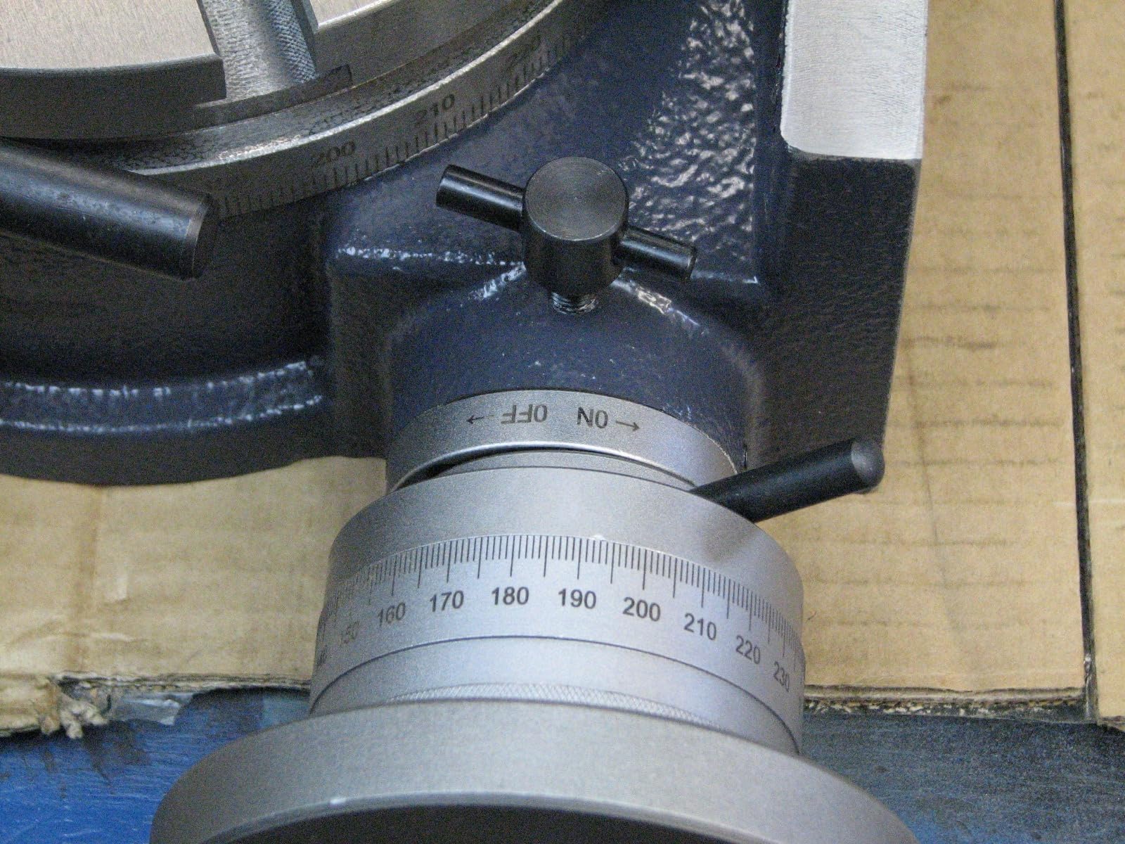VEVOR Rotary Table 6inch(150mm) Horizontal Vertical Milling Table 2/5inch(10mm) 4-Slot Milling Rotary Table MT-2 Rotary Table for Milling with Indexing Plate Set for Precision Milling Drilling customer photo 2