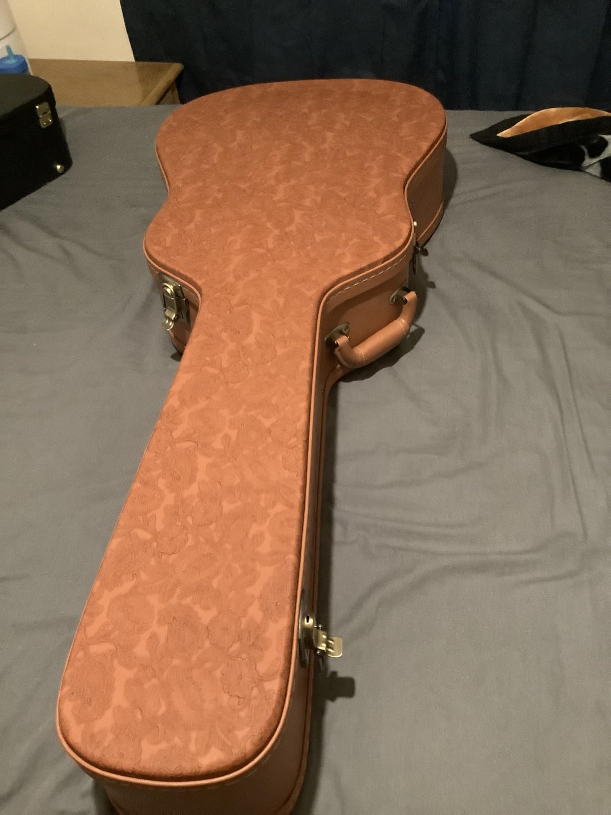 Crossrock Relief Series Bass Guitar Case for Fender Precision & Jazz | Carved Smoke Blue Finish, Monochrome Blue Velvet Interior, Lock – Premium Wooden Hardshell customer photo 2