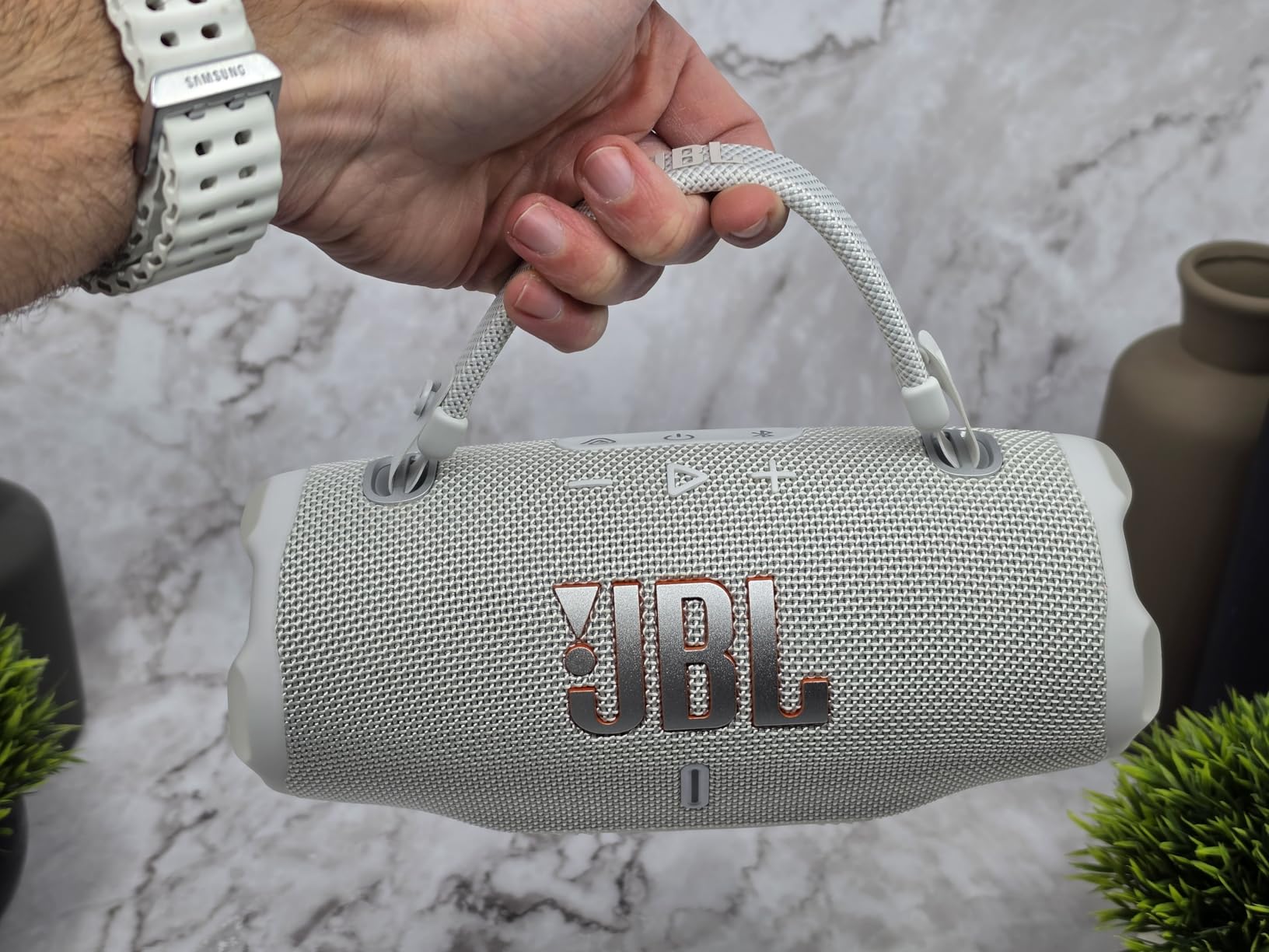 JBL Charge 6 customer photo 2