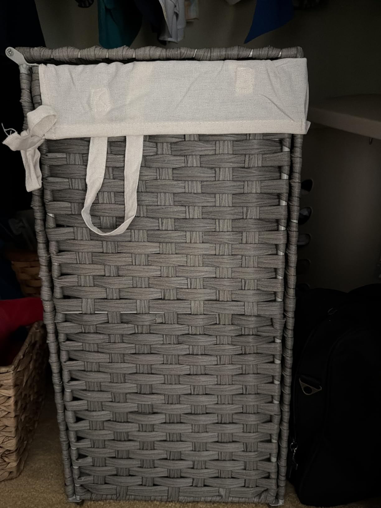 DUMOS Woven Laundry Basket with Lid, 90L Large Capacity Hamper, Removable & Machine-Washable Liner, Foldable Rattan Clothes Hamper, Sturdy Steel Frame, Odor Control, Goose Yellow customer photo 1