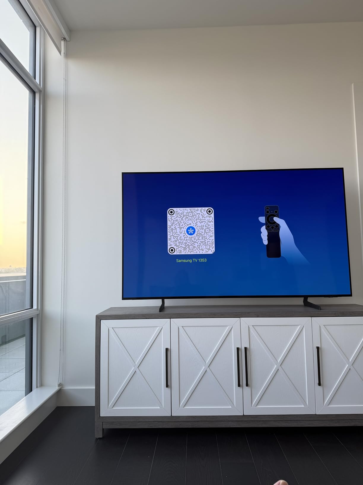 Samsung S85F 77-Inch customer photo 2