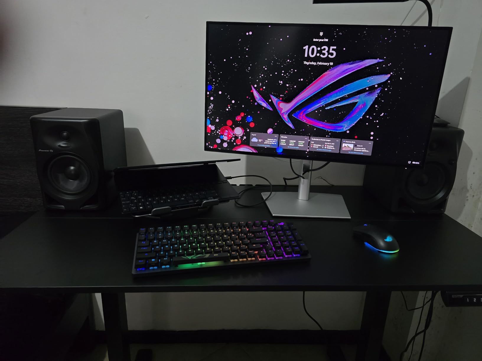 Dell U2725QE Monitor customer photo 2