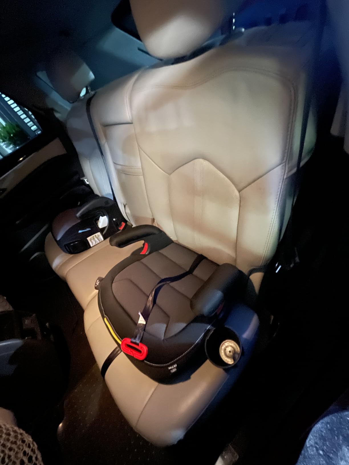 PEG Viaggio Shuttle – Backless Booster Car Seat – Astral (Beige) customer photo 2