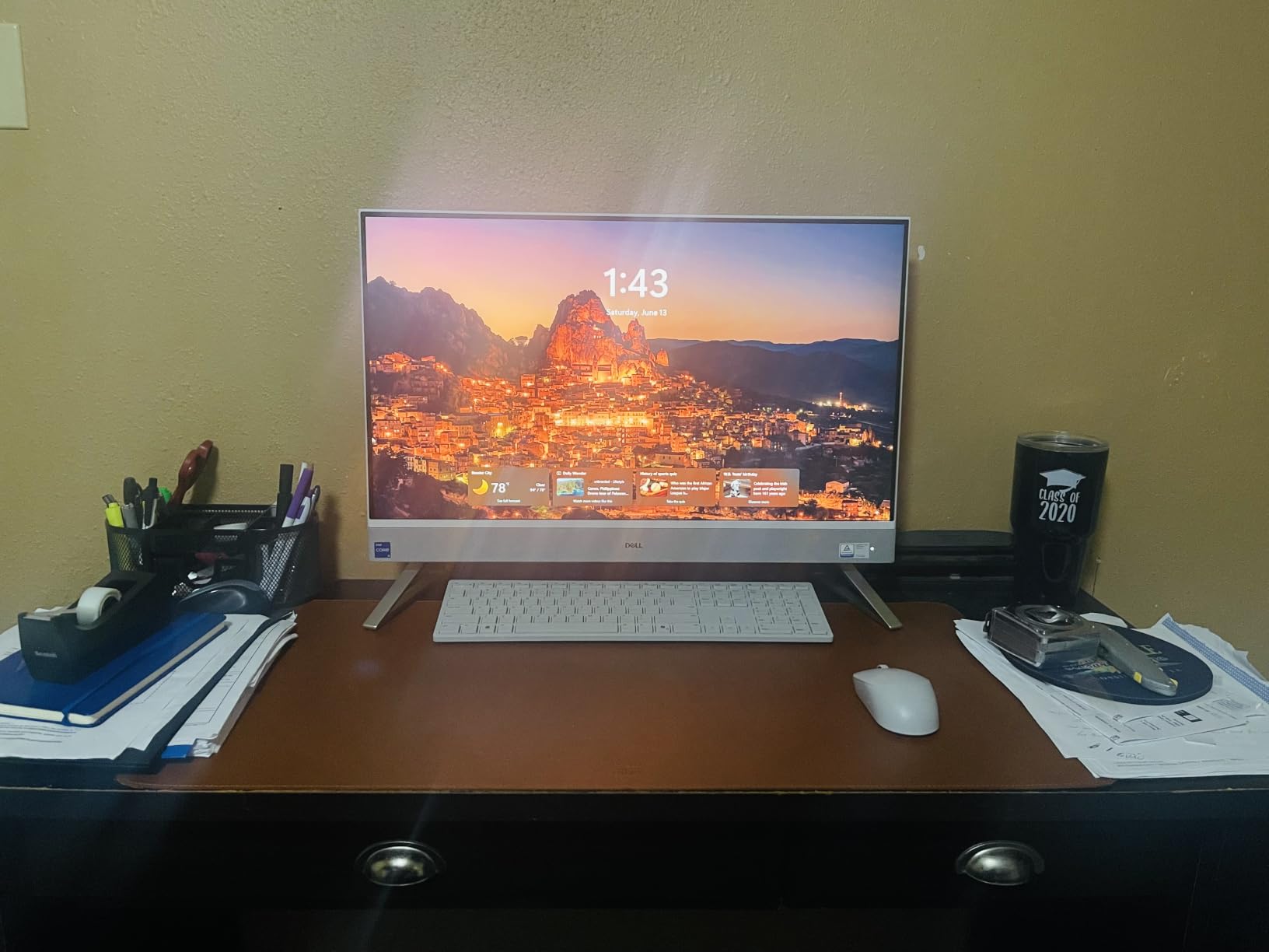Dell 27 All-in-One customer photo 1