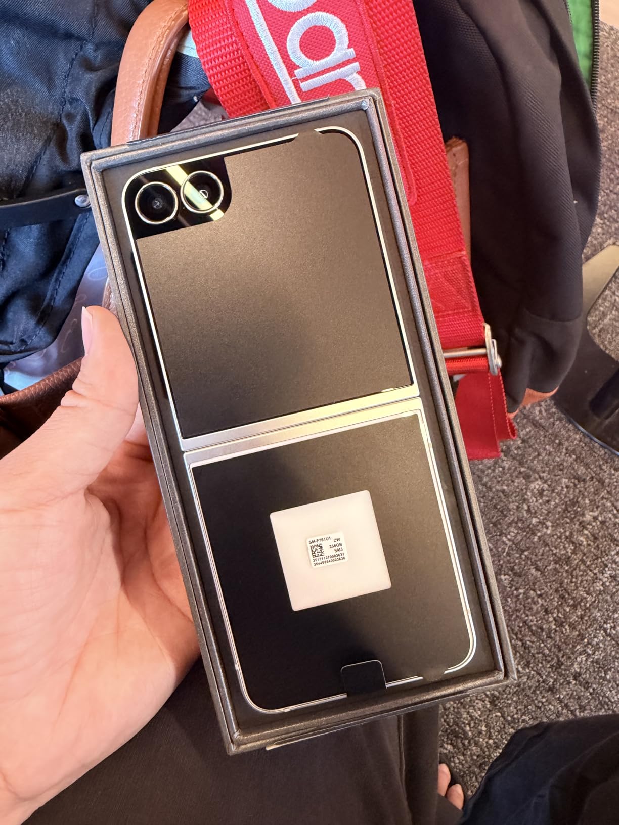 Samsung Galaxy Z Flip7 FE customer photo 2