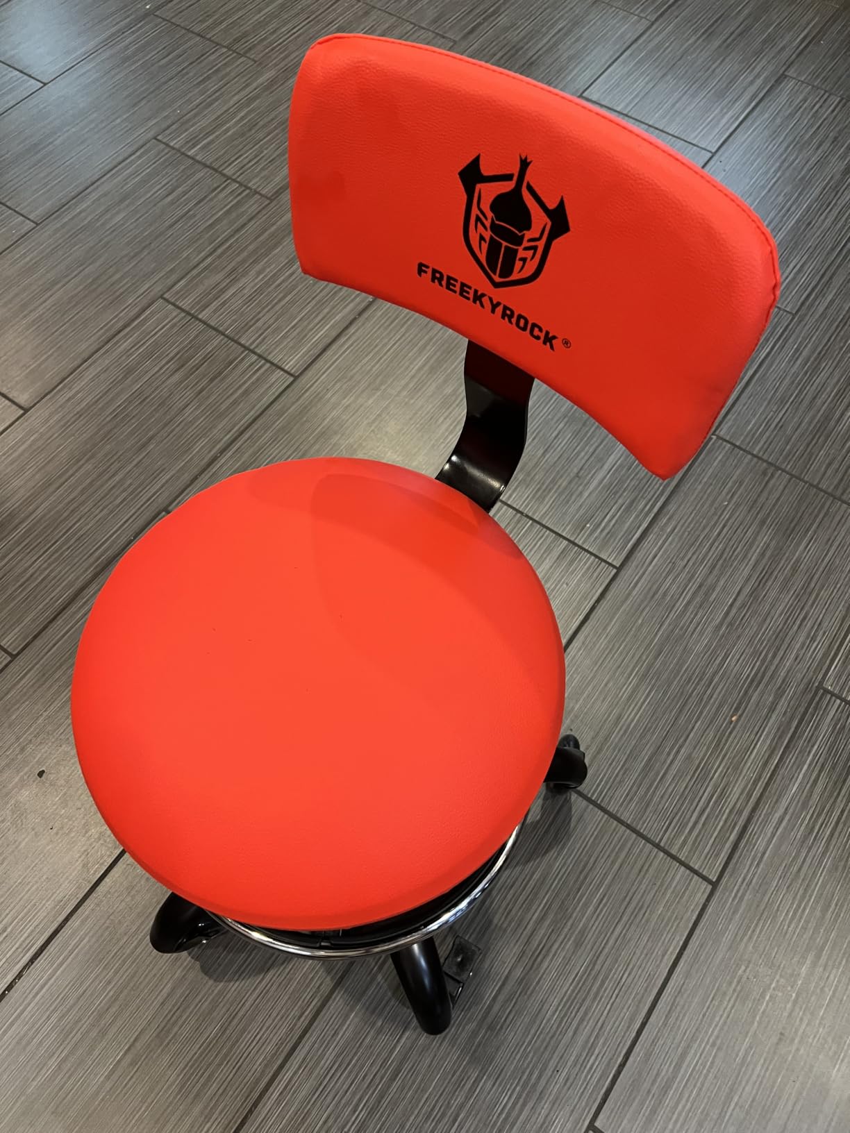 Rolling Shop Stool with Wheels, Garage Mechanic Stool Chair with Backrest, Height Adjustable Heavy Duty Swivel Task Chair, Adjustable Footrest with Storage Tray for Garage Kitchen Salon Tattoo (Black) customer photo 2
