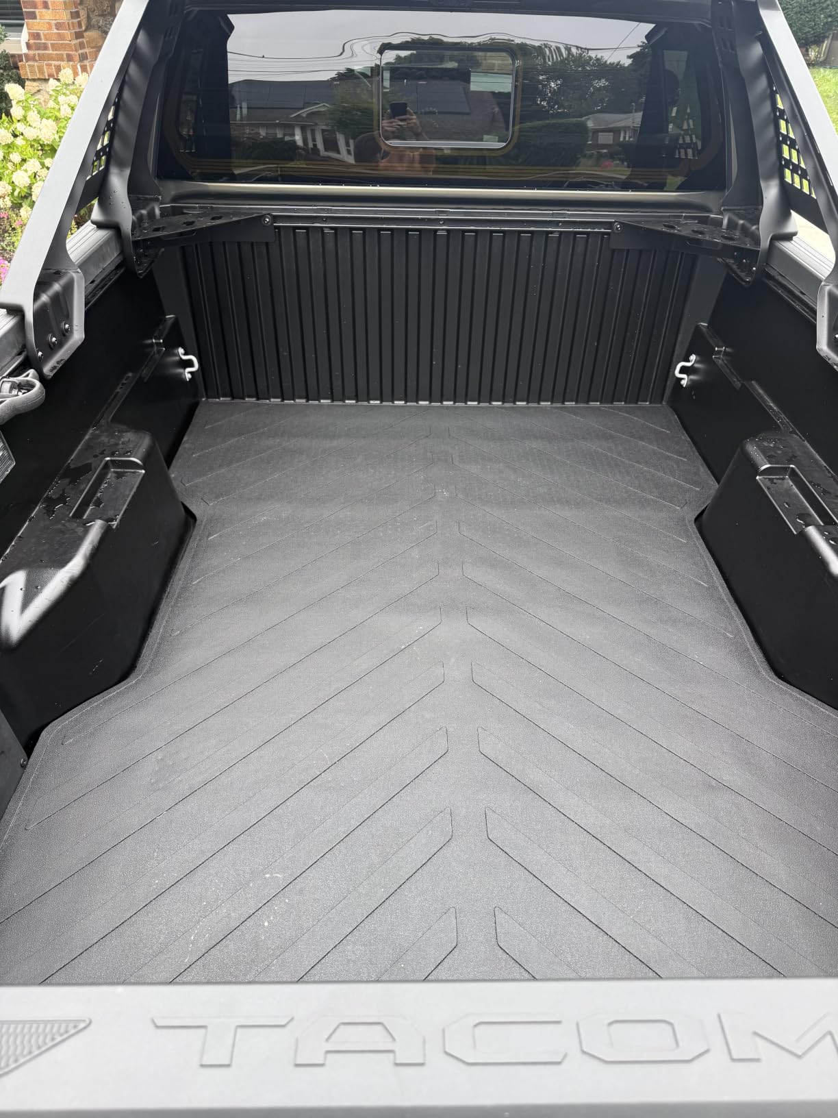 GEEDAR Heavy Duty Rubber Bed Mat for 2019-2026 Chevy Silverado/GMC Sierra 1500 Accessories 5'8'' Vehicle Bed, Bed Liner for Chevy Silverado GMC Sierra 1500, Black customer photo 2
