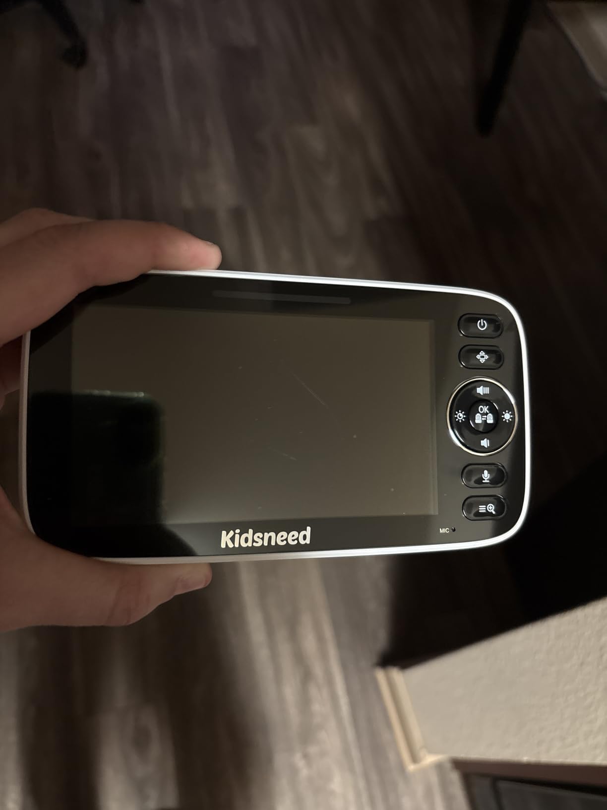 Kidsneed 5” Baby Monitor with Camera and Audio No WiFi customer photo 2