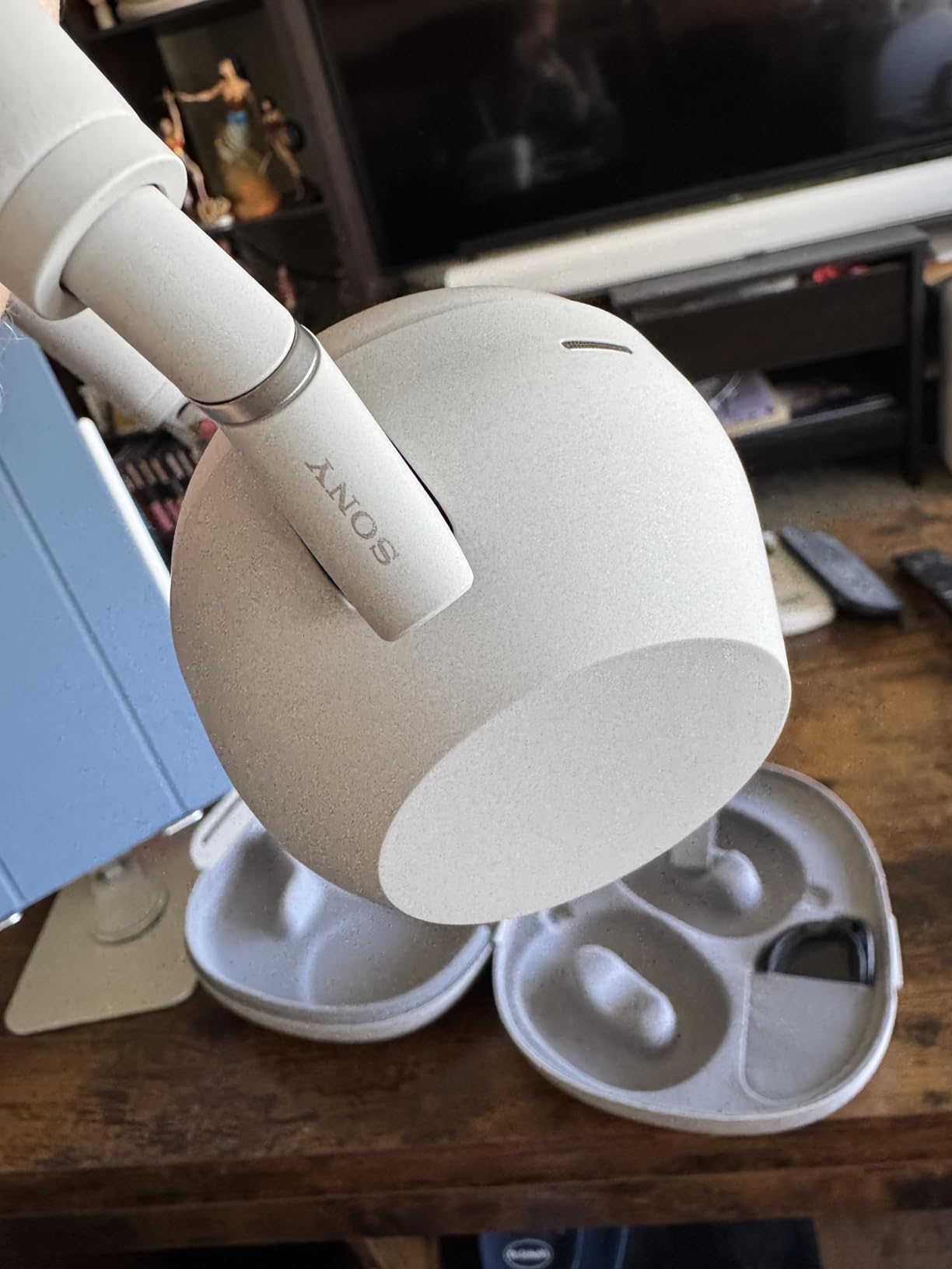 Sony WH-1000XM6 The Best Noise Cancelling Wireless Headphones, Sand Pink customer photo 1
