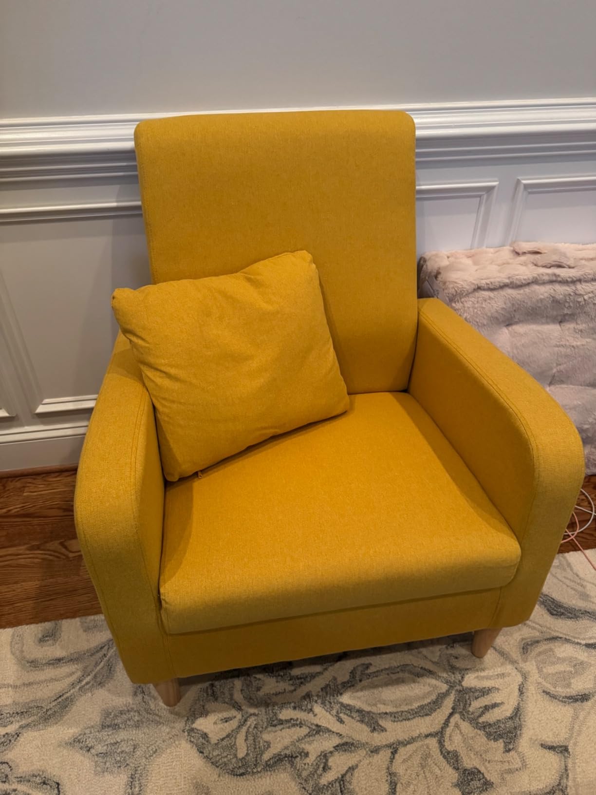 COLAMY Mid-Century Modern Upholstered Accent Chair with Back Pillow & Solid Wood Legs, Fabric Cozy Armchair for Living Room, Bedroom, Reading Nook, Apartment & Small Spaces, Beige customer photo 2
