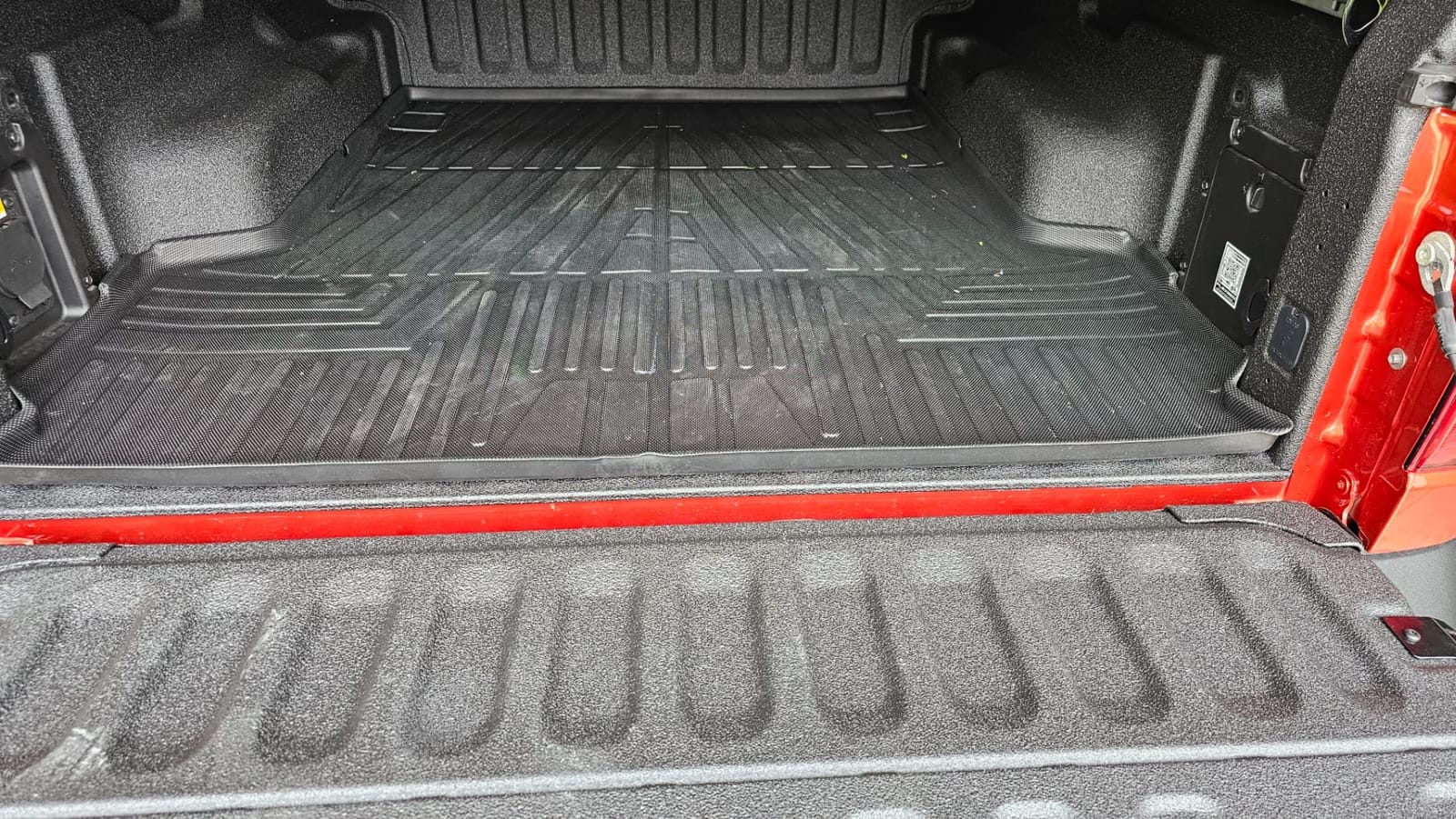 Mixsuper Truck Bed Mat for Chevy Silverado 1500 & Sierra 1500 2019-2026, Fit for 5.8 Ft Bed, All Weather Bed Liner TPE Durable Odorless Black customer photo 1