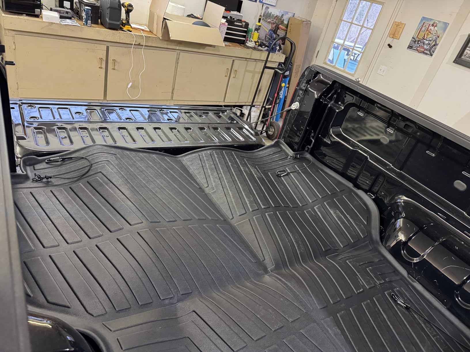 Mixsuper Truck Bed Mat for Chevy Silverado 1500 & Sierra 1500 2019-2026, Fit for 5.8 Ft Bed, All Weather Bed Liner TPE Durable Odorless Black customer photo 2