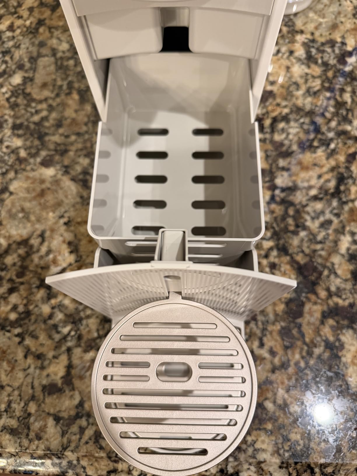 Nespresso Vertuo Up Coffee & Espresso Maker by De'Longhi, White customer photo 1